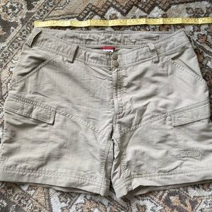 NORTH FACE SIZE 16 SHORTS